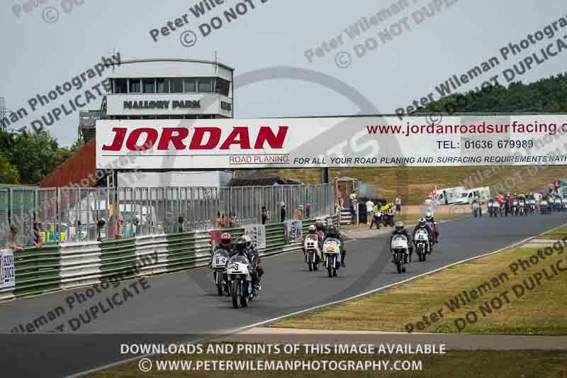 Vintage motorcycle club;eventdigitalimages;mallory park;mallory park trackday photographs;no limits trackdays;peter wileman photography;trackday digital images;trackday photos;vmcc festival 1000 bikes photographs